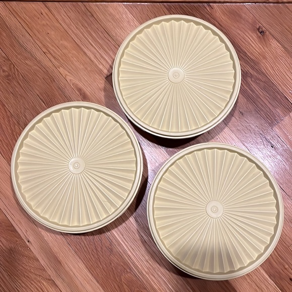 Vintage Tupperware Yellow/Harvest Gold Servalier Canisters Set of 3 w/li… - Picture 2 of 5